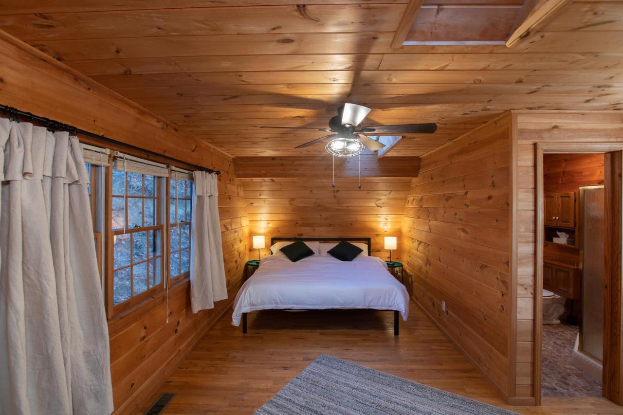 Treetops Cabin Easy To Asheville With Fast Wifi And Great View Swiss Exterior foto