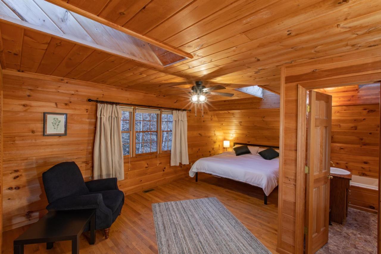 Treetops Cabin Easy To Asheville With Fast Wifi And Great View Swiss Exterior foto